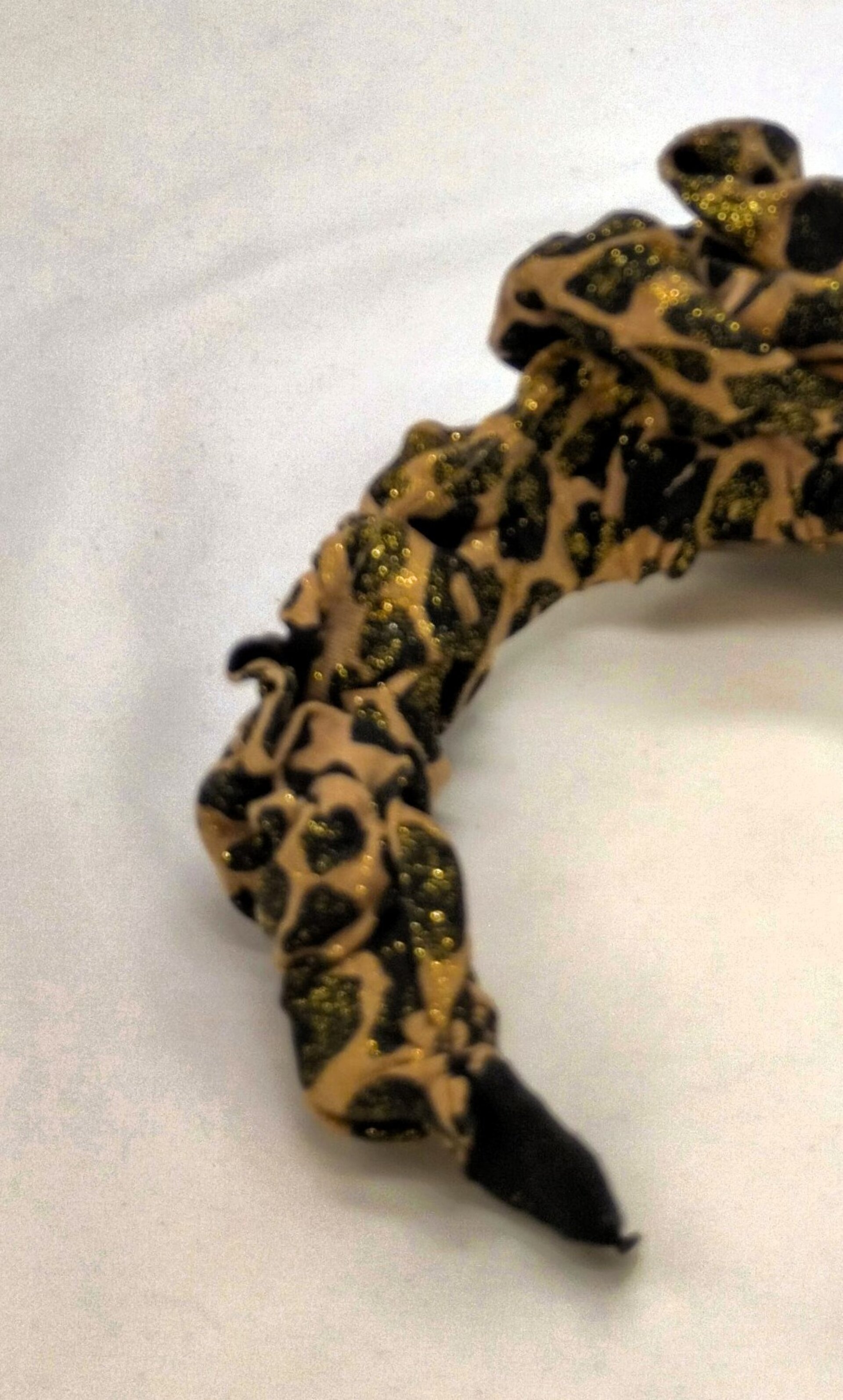 Diadema Tocado Betty Hecha a Mano - 2