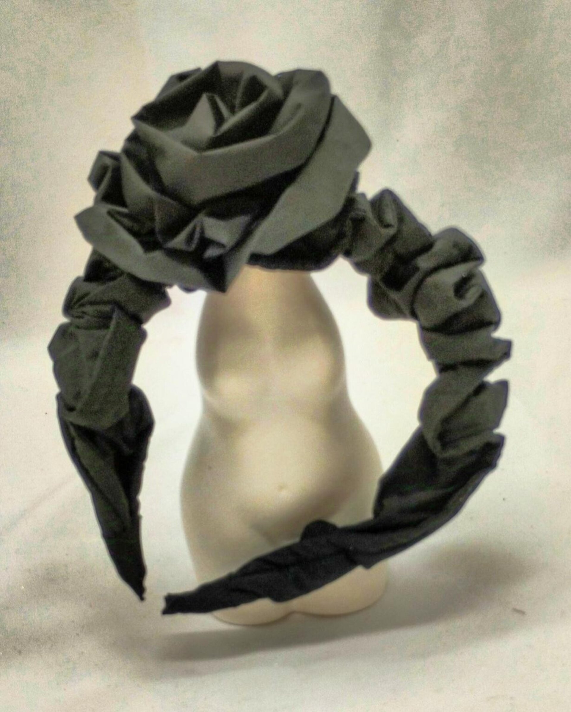 Diadema Tocado Betty Hecha a Mano - 6