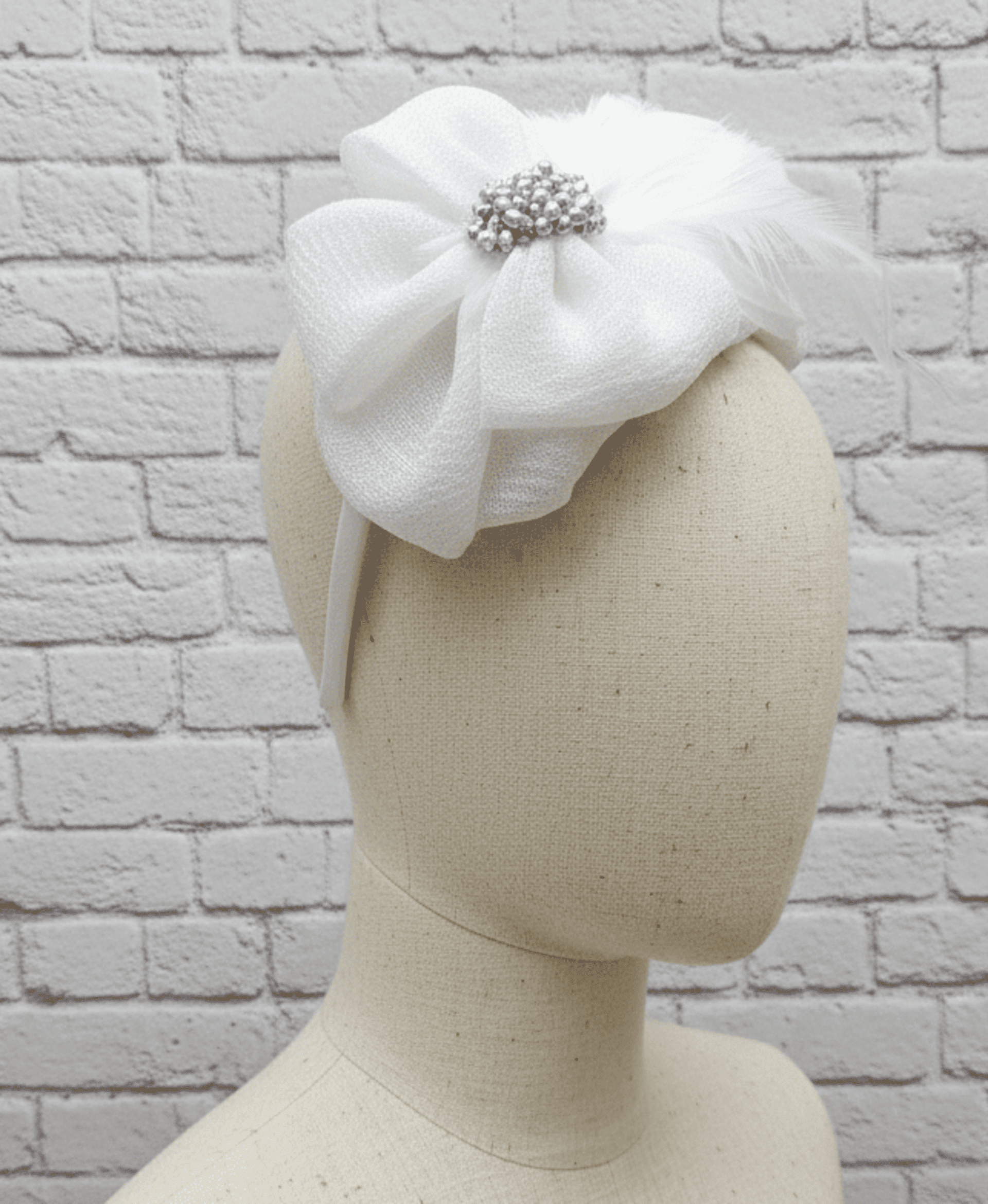 Tocado Diadema Janet con Plumas Hecho a Mano - 4