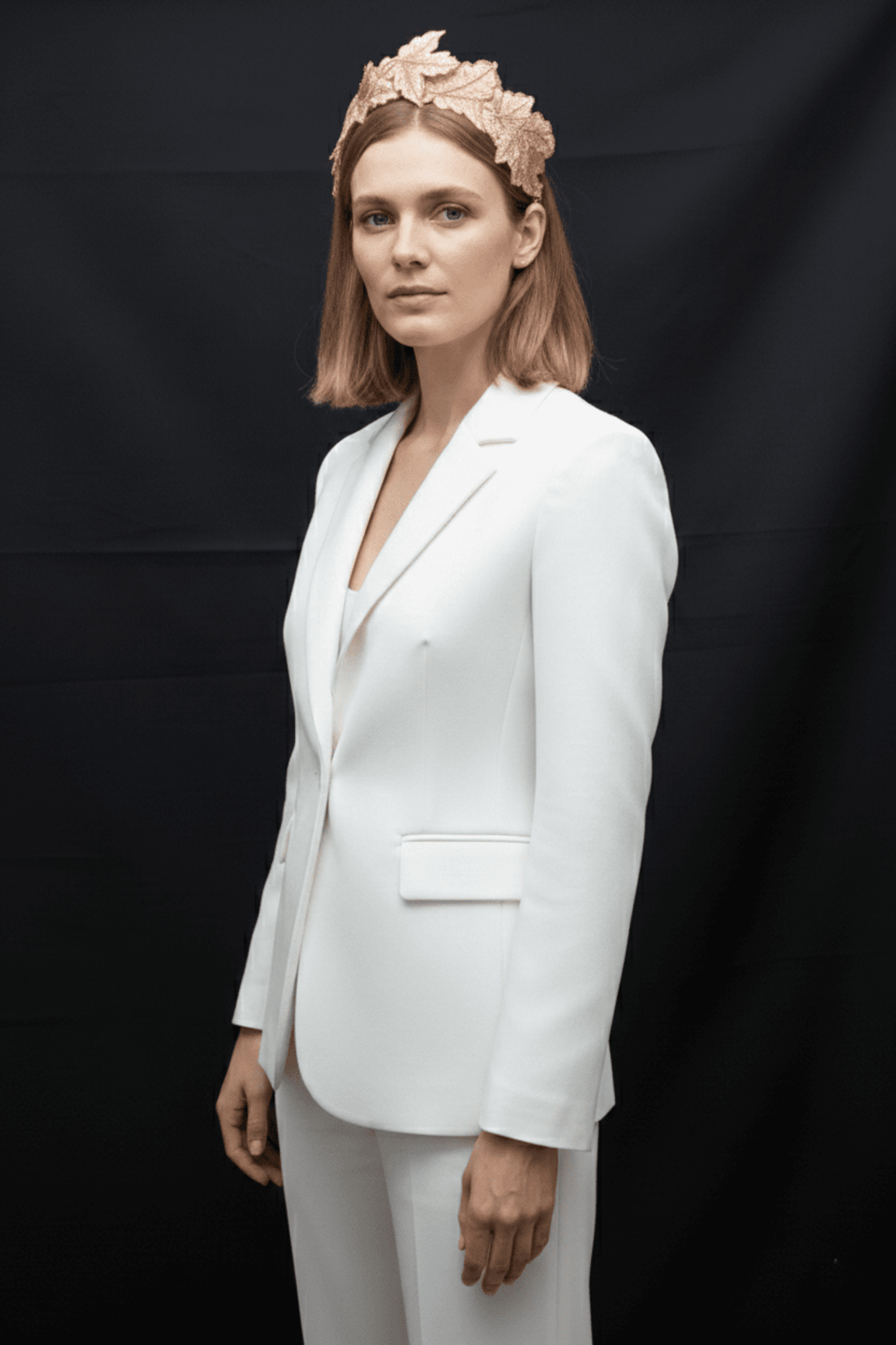 Tocado Tiara Lilly Hecho a Mano - 2