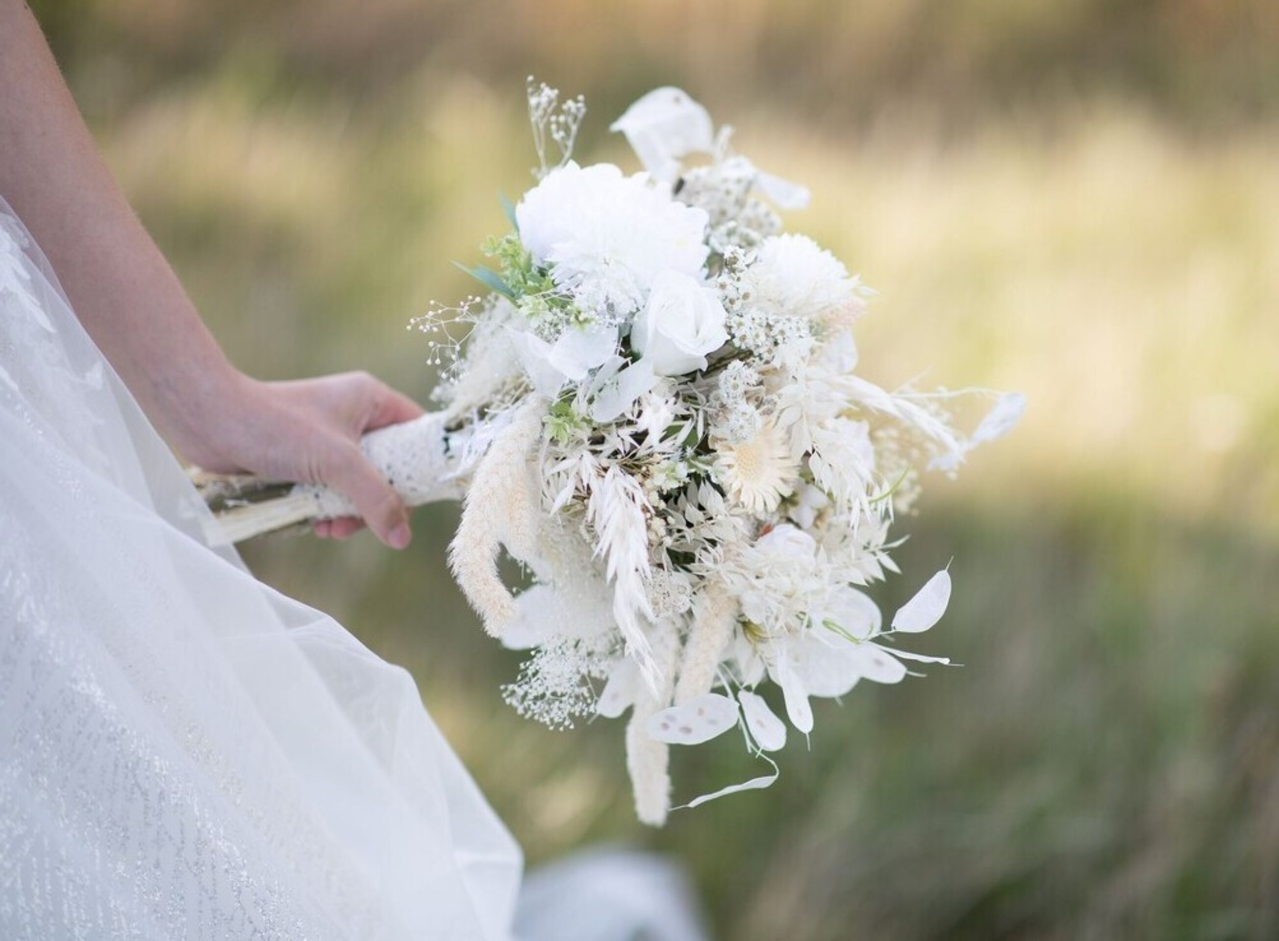 Ramo de Novia Bohemio Blanco: Flores Preservadas, Secas y de Tela - 8