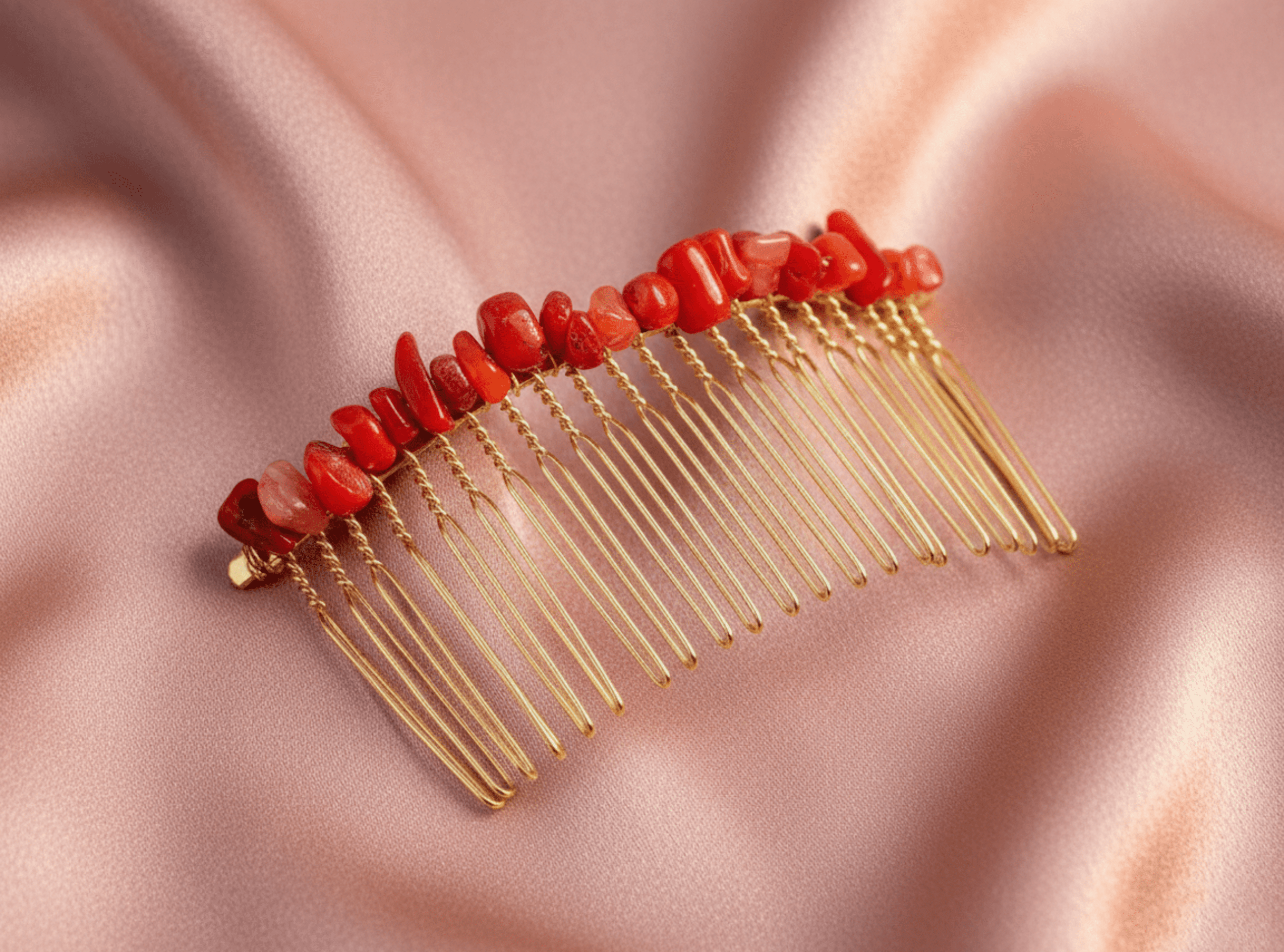 Peineta Dorelia Engarzada Hecha a Mano con Piedras de Cristal - 2