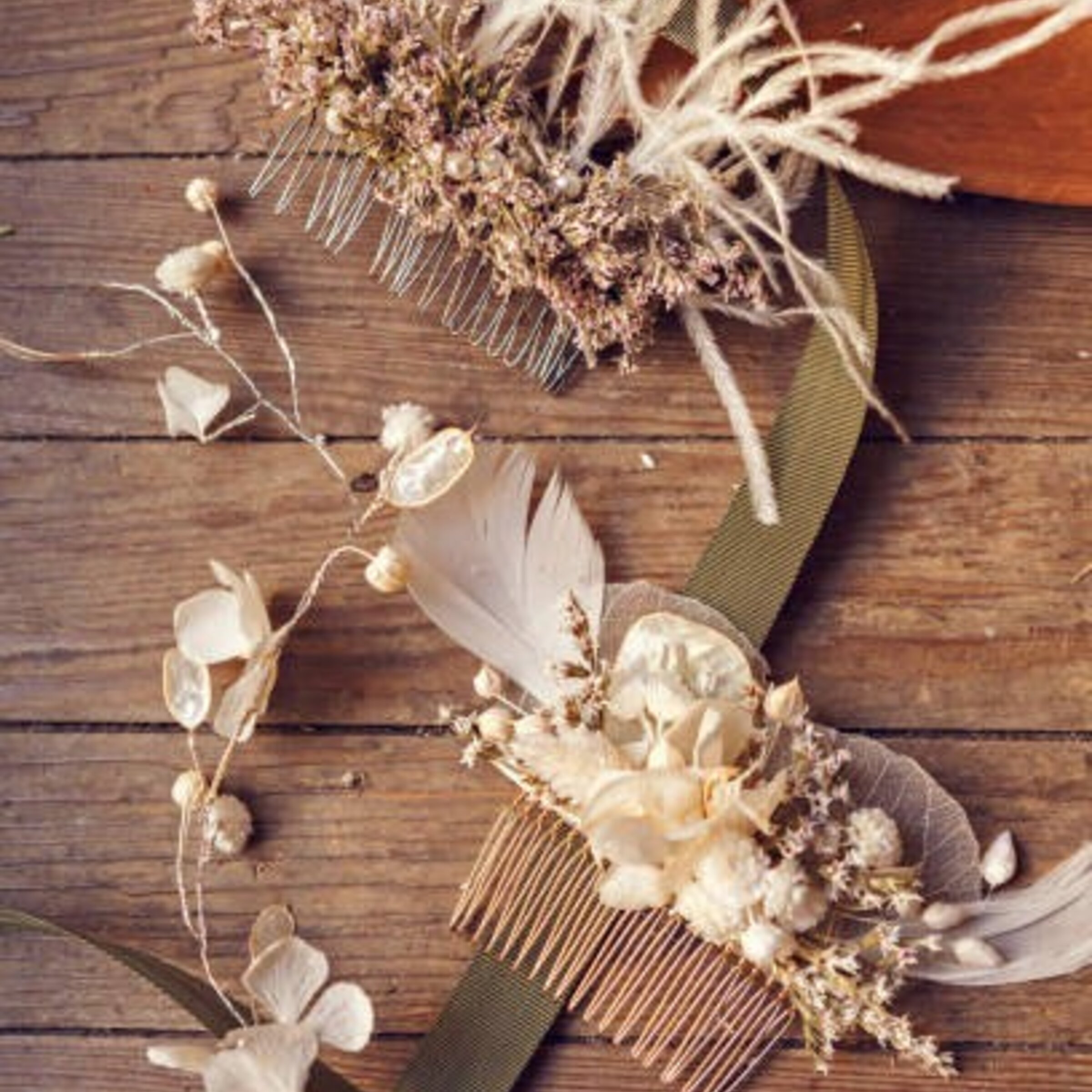 Peinetas de Flores Secas, Preservadas y/o de Tela