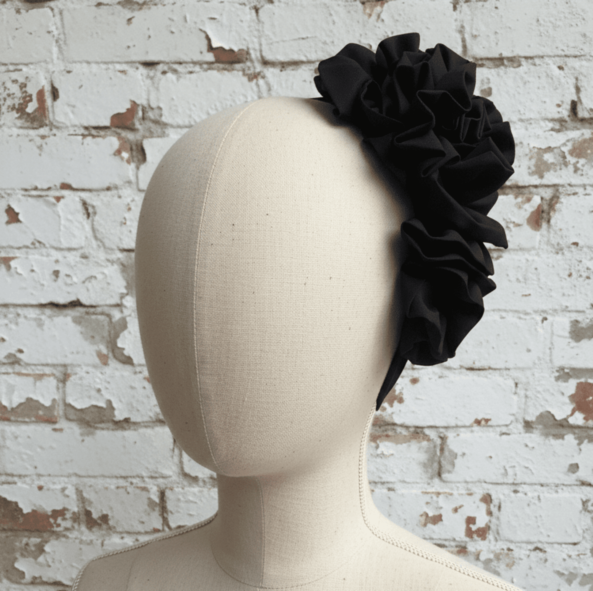 Broche Pasador Tocado Rita Hecho a Mano - 2