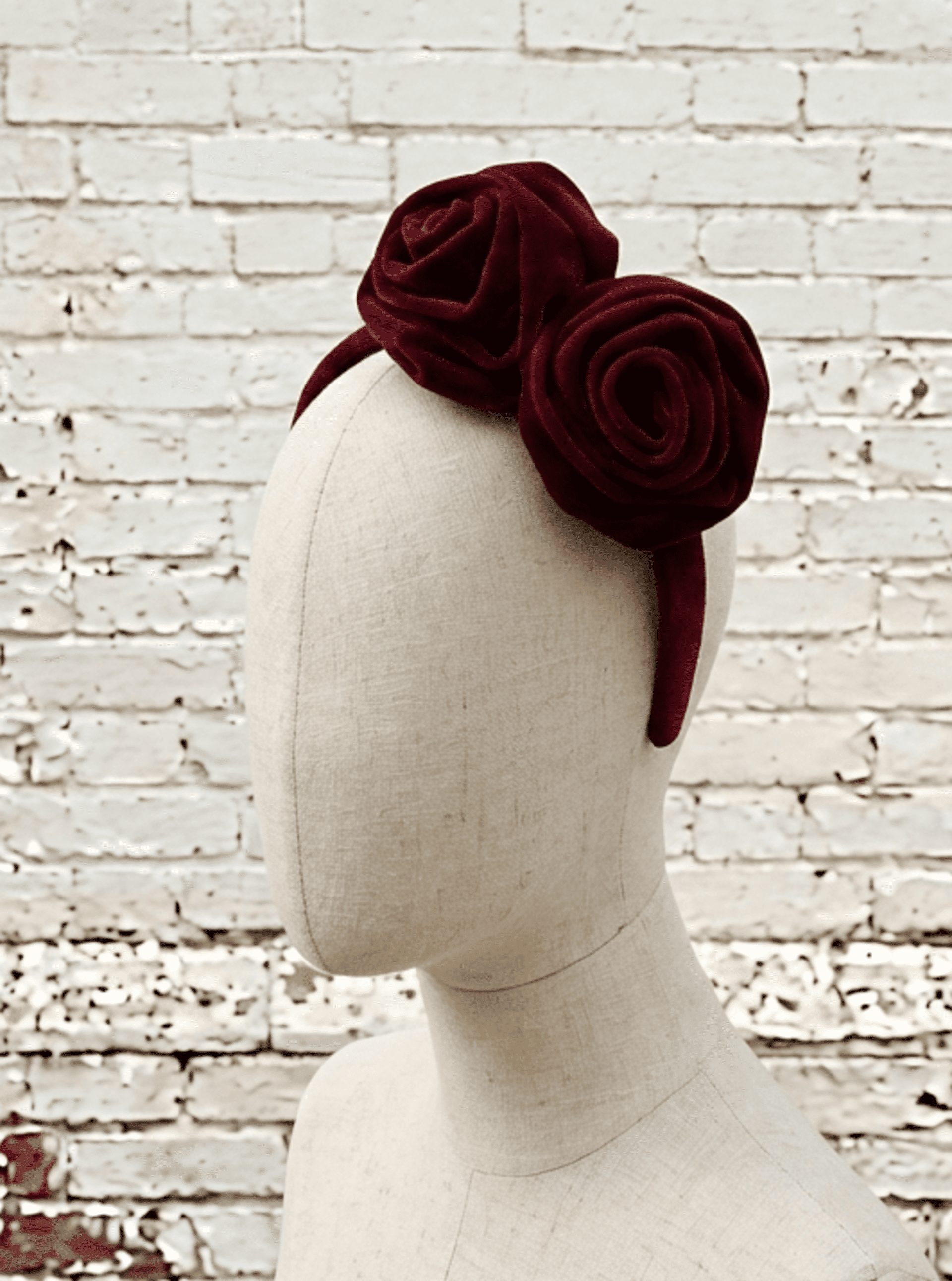 Diadema Tocado de Terciopelo Rosetta Hecha a Mano - 4