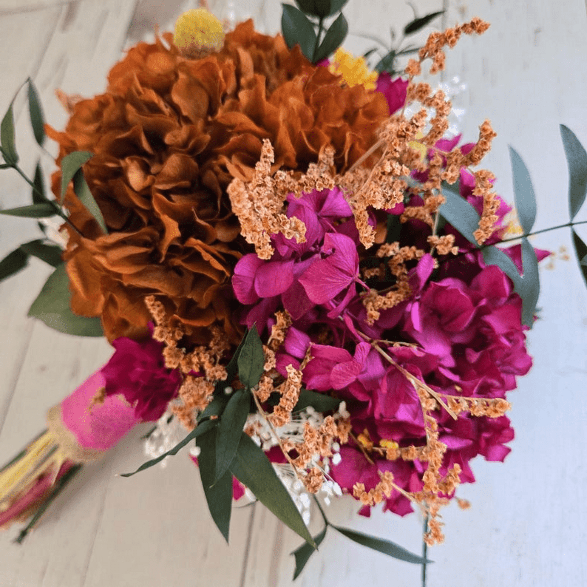 Ramo de novia de Flores Preservadas color Magenta y Naranja - 5