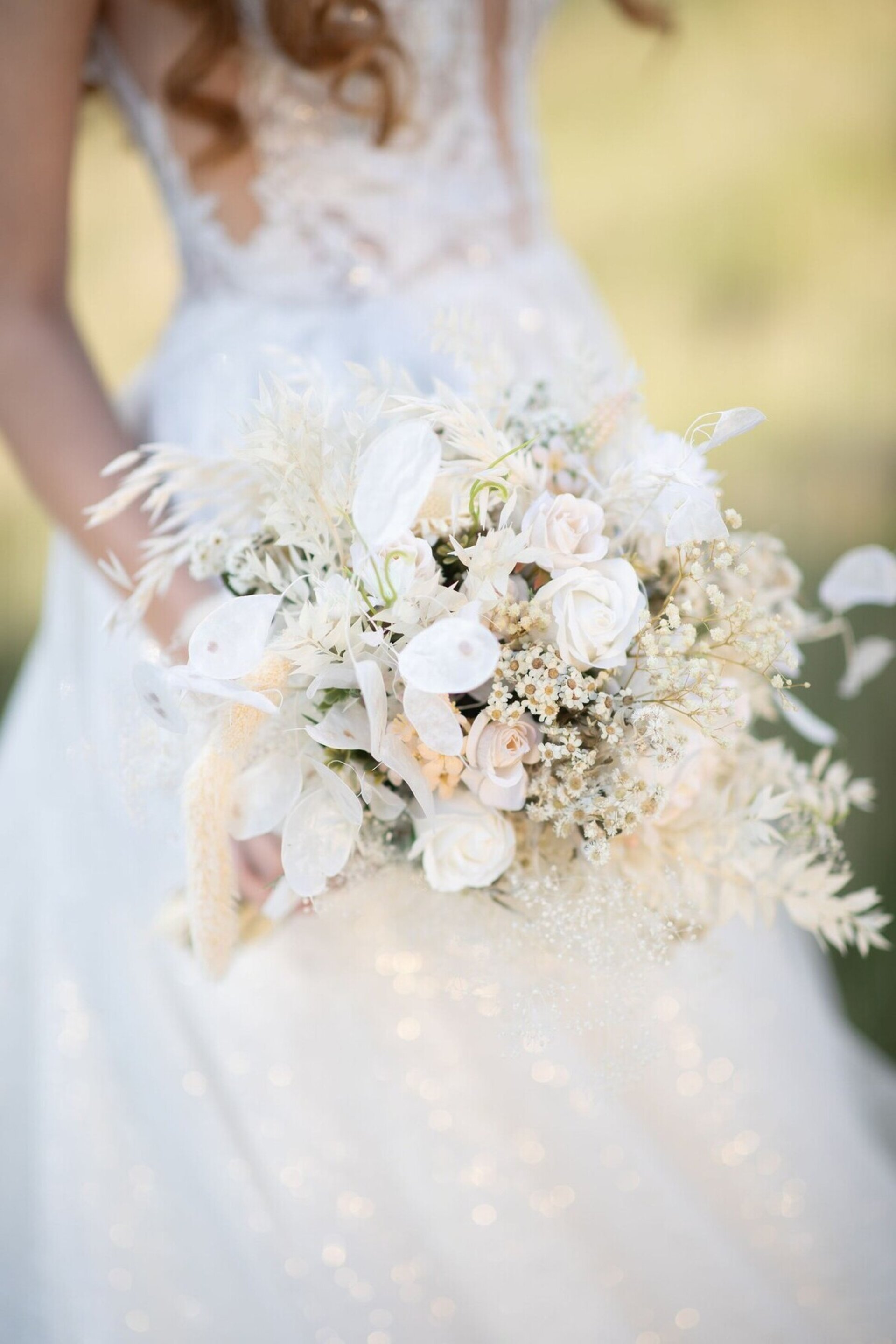 Ramo de Novia Bohemio Blanco: Flores Preservadas, Secas y de Tela - 3