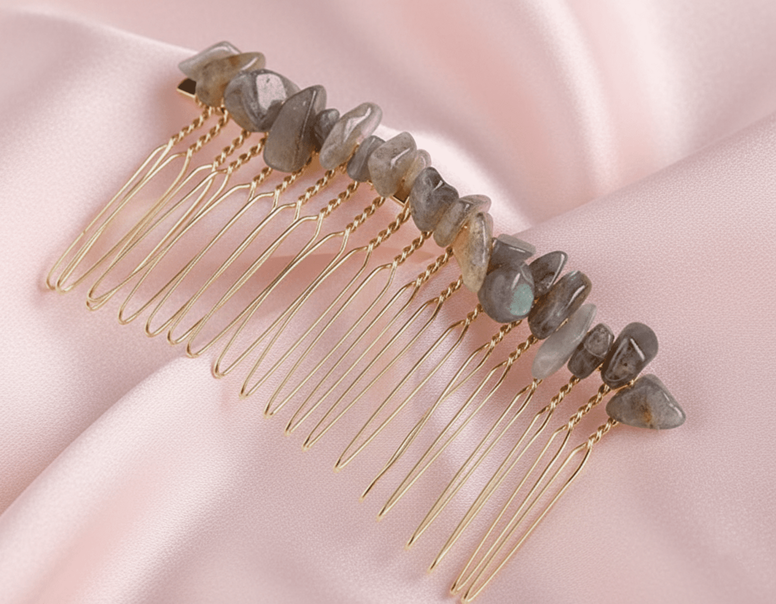 Peineta Dorelia Engarzada Hecha a Mano con Piedras de Cristal - 4