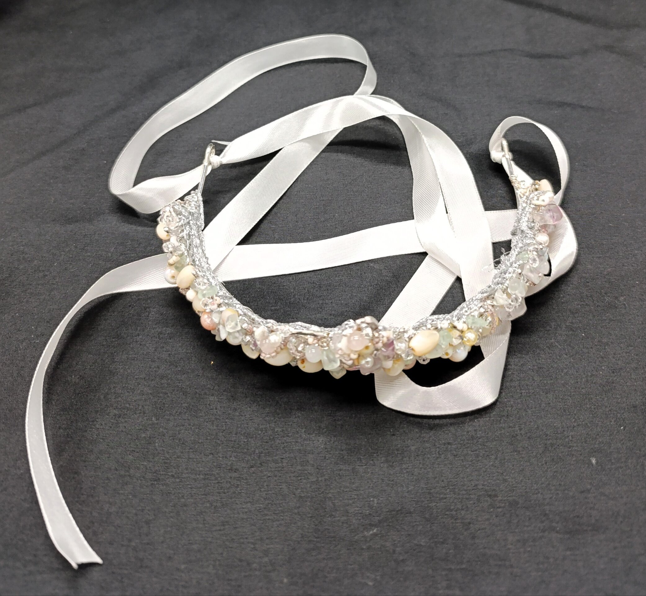 Corona Elizabeth Engarzada a Mano Metal - 9