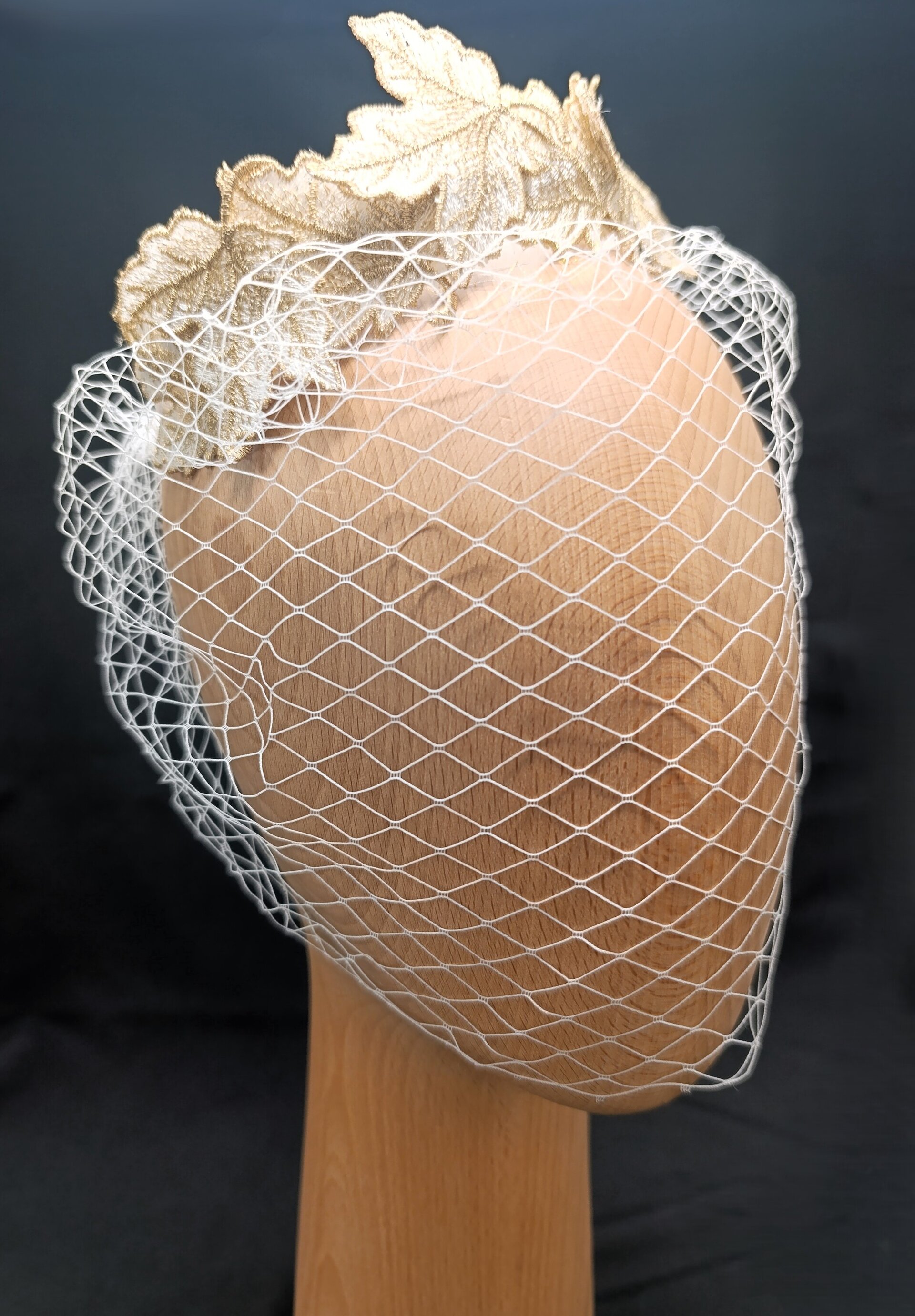 Tocado Tiara Lilly Hecho a Mano - 3