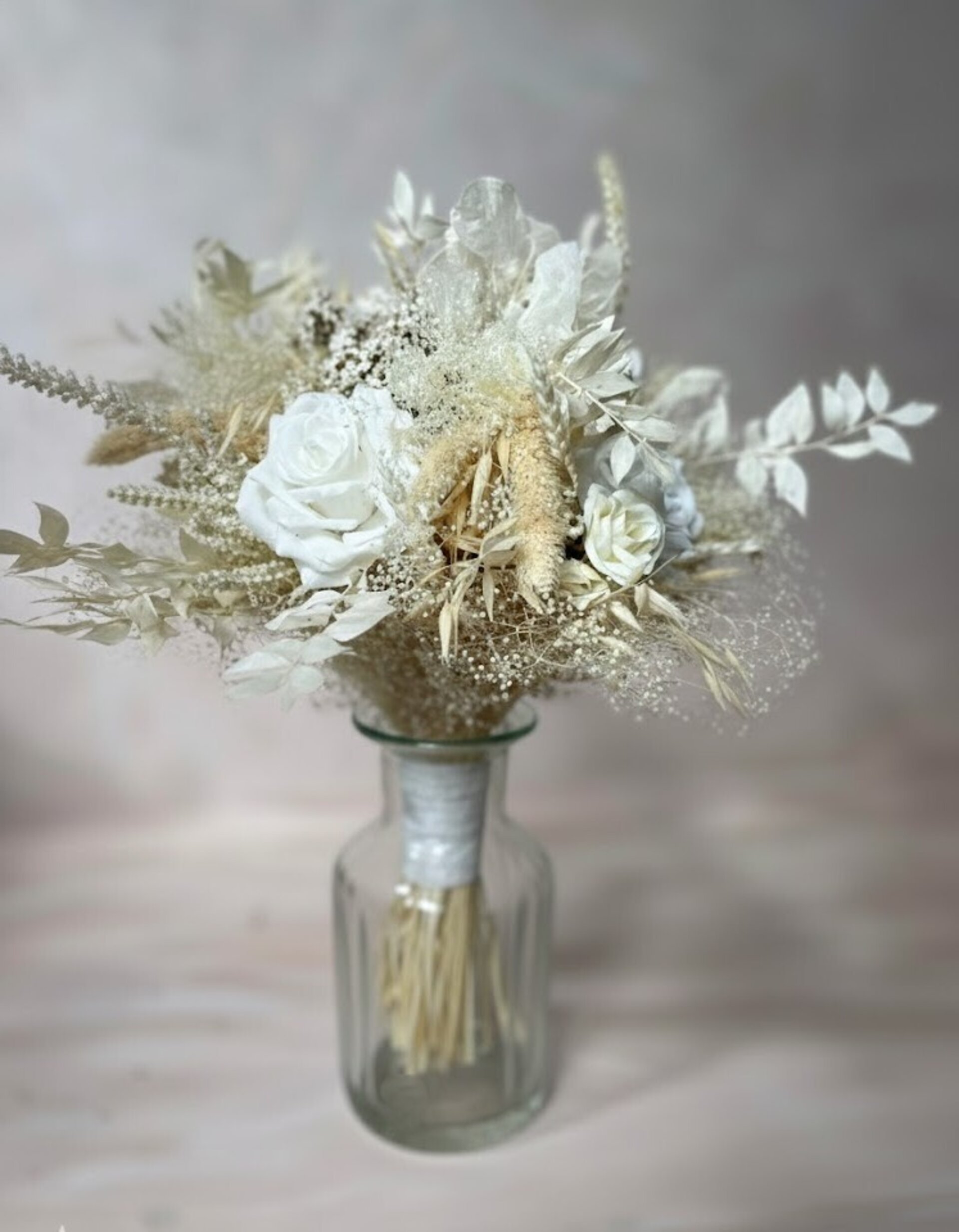 Ramo de Novia Bohemio Blanco: Flores Preservadas, Secas y de Tela - 5